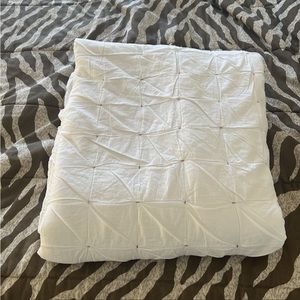 CB2 Mahalo Quilt Sticth Design Twin